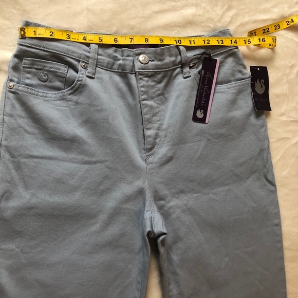 NWT Gloria Vanderbilt slimming Jean classic rise - Picture 3 of 7